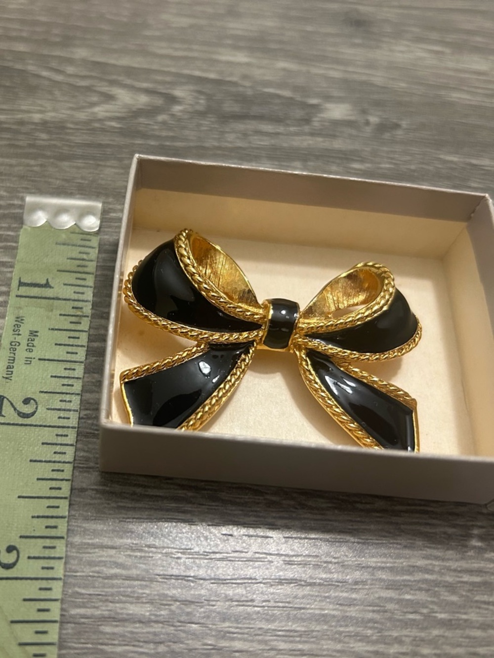 AVON Antique Broach. New - Picture 3 of 4